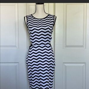 ModCloth Sis Sis Black and White Chevron Body Con Dress, Large